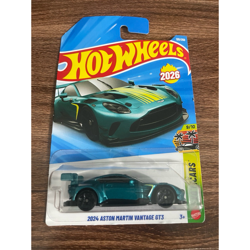 Xe mô hình Hot Wheels Aston Martin Vantage GTE