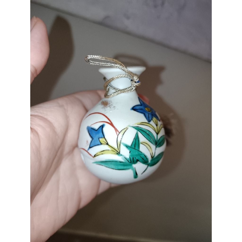 Gốm  Nhật Bản NHÀ BỤI CỎ: Chuông gốm Kutani (Kutani ware) của Nhật Bản, được dùng để trang trí – KTN