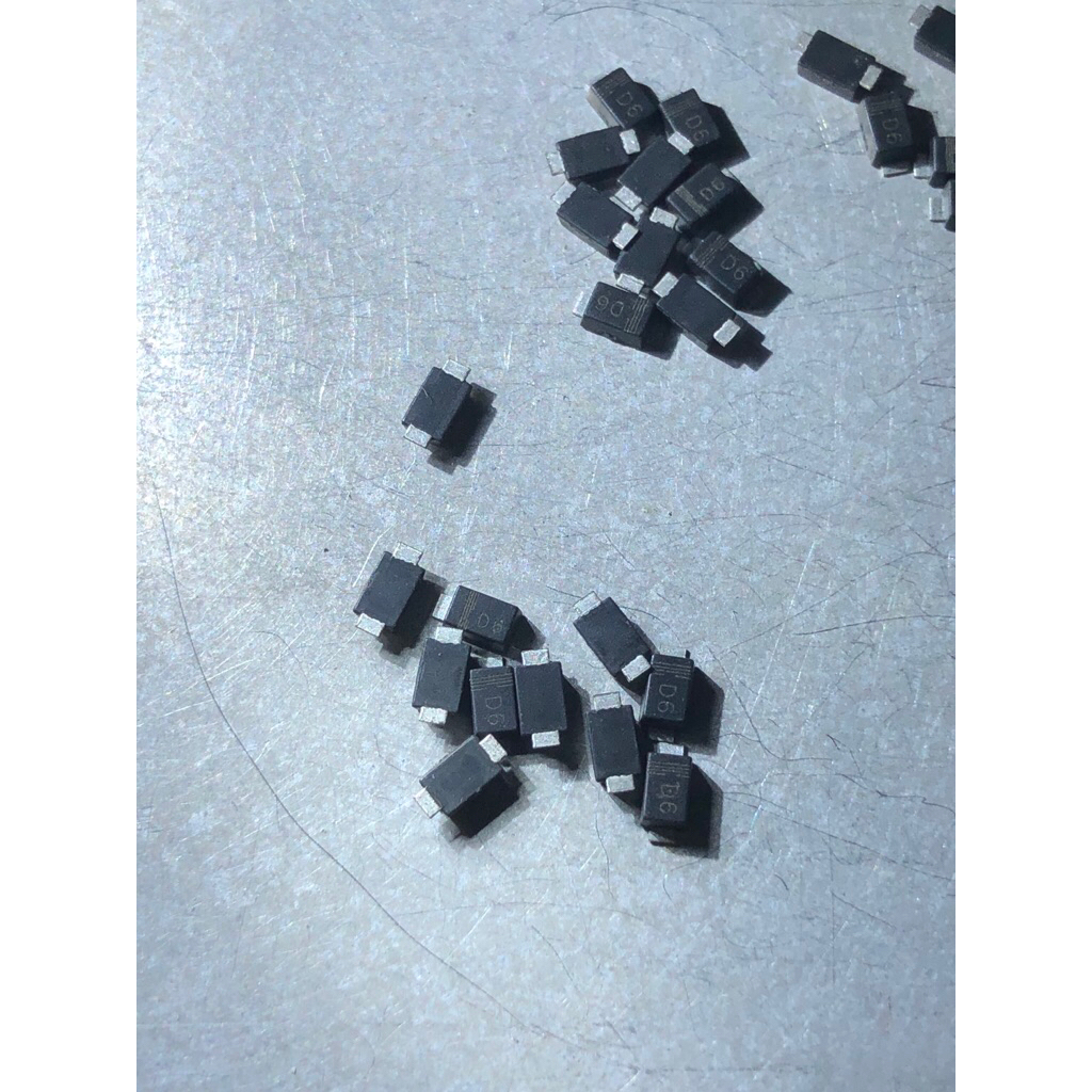 (10 con) Diode zener 5V6 BZX384 Vishay