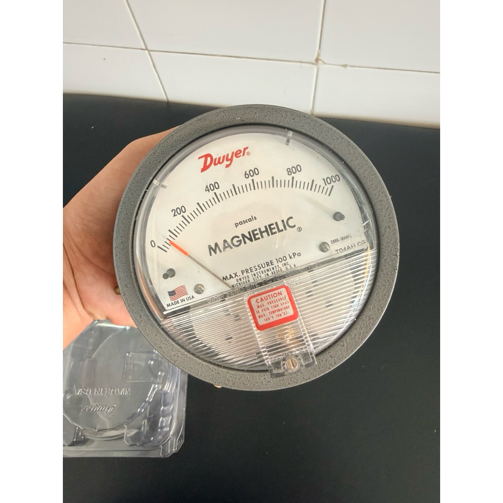 Đo áp suất Dwyer độ Chênh phòng sạch . thanh lý