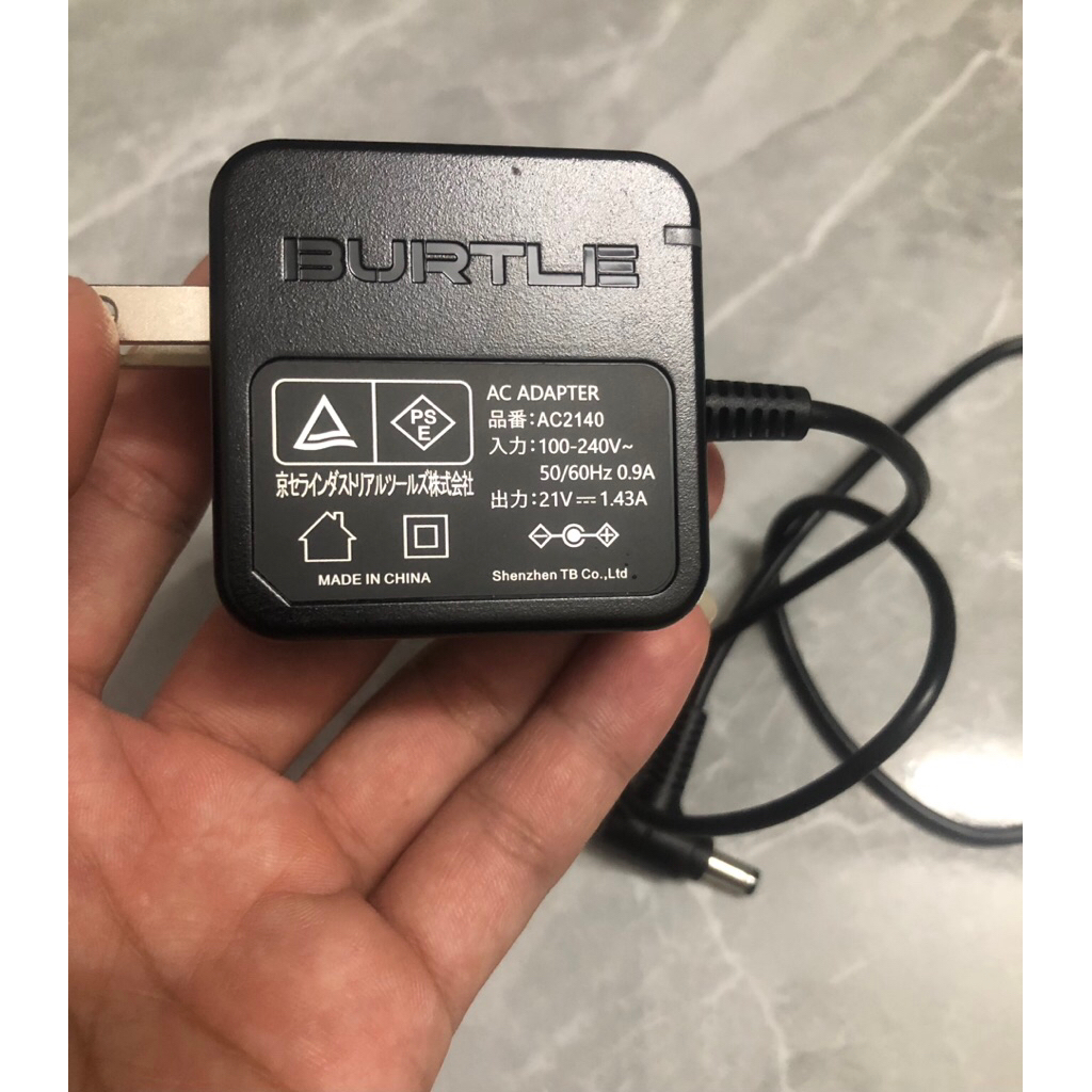 Sạc pin áo điều hoà BURTLE AC2140