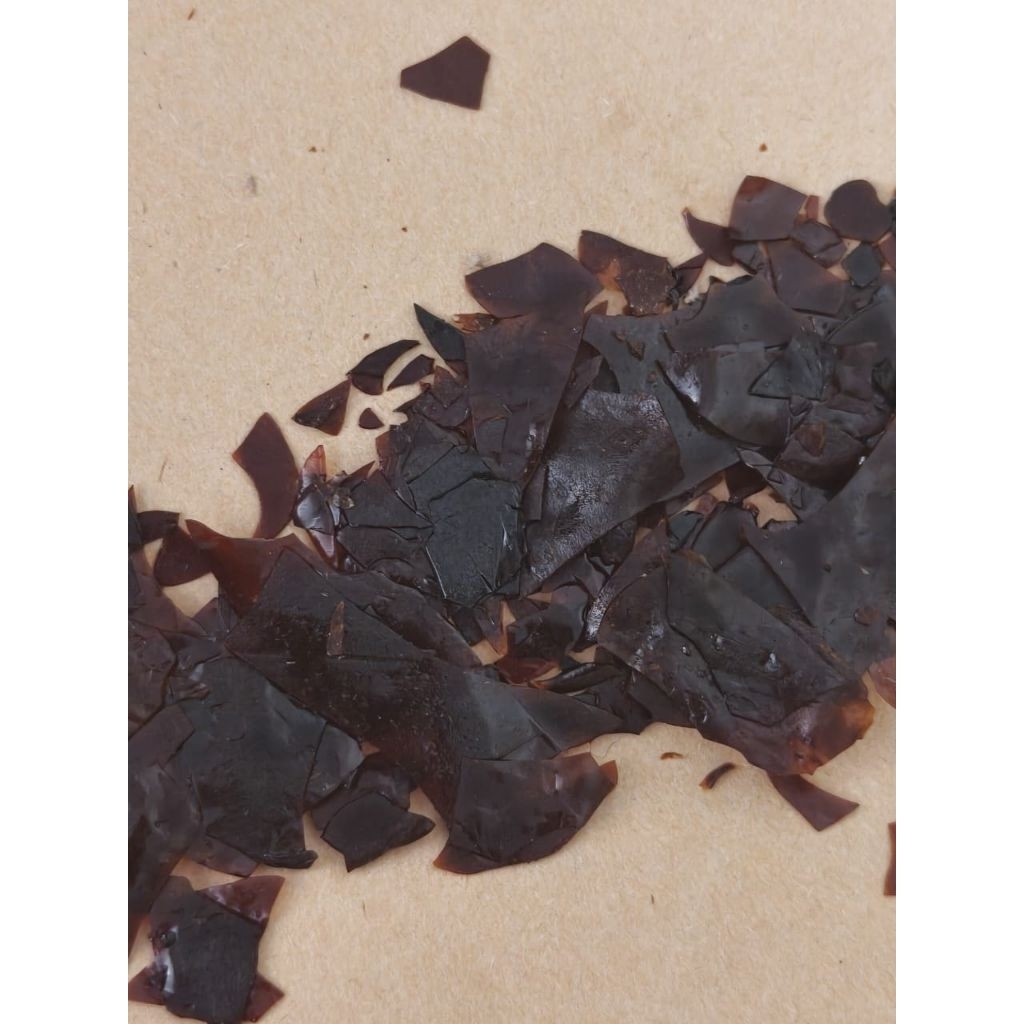 100 gam - Shellac dạng vảy CAS 9000-59-3