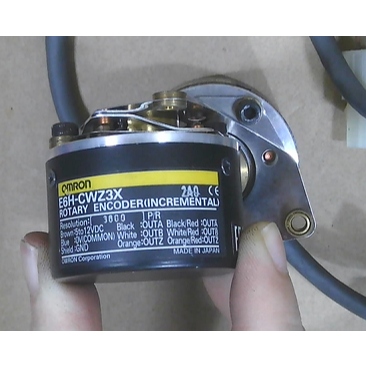 (Used) Encoder xung 3600 cốt âm 8mm - E6H-CWZ3X - Omron