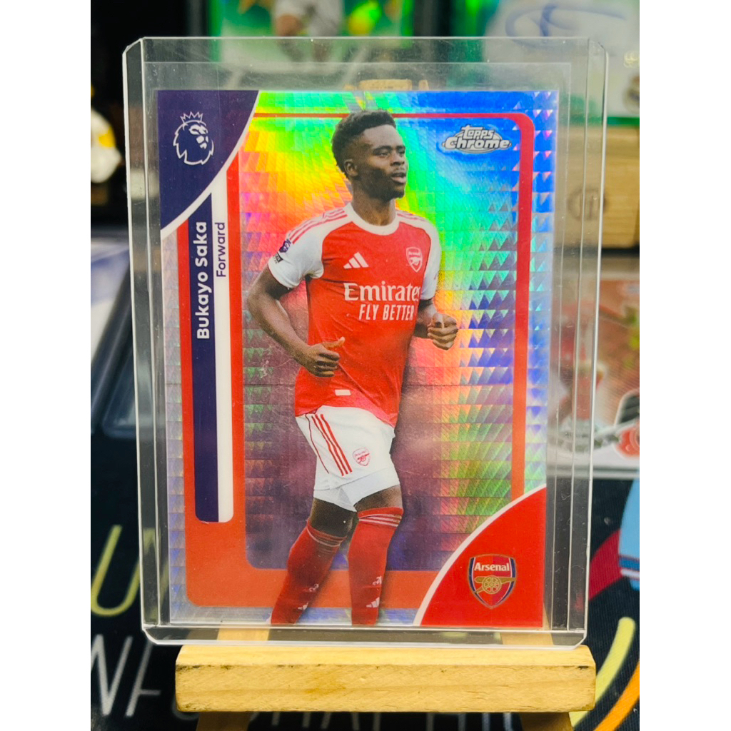 Thẻ bóng đá Bukayo Saka Arsenal Prism Topps Chrome EPL 2025/26