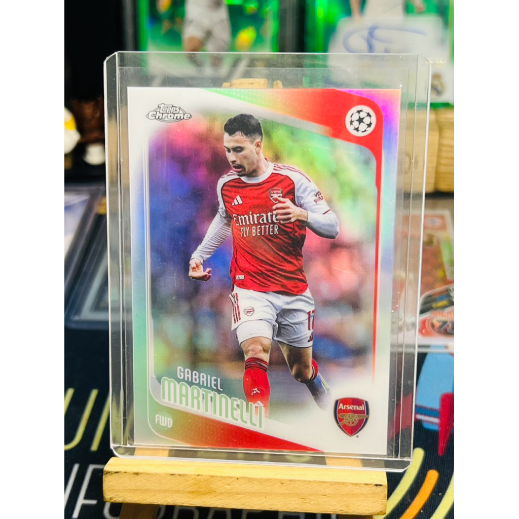 Thẻ bóng đá Gabriel Martinelli Arsenal Refractor Topps Chrome UCC 2025/26