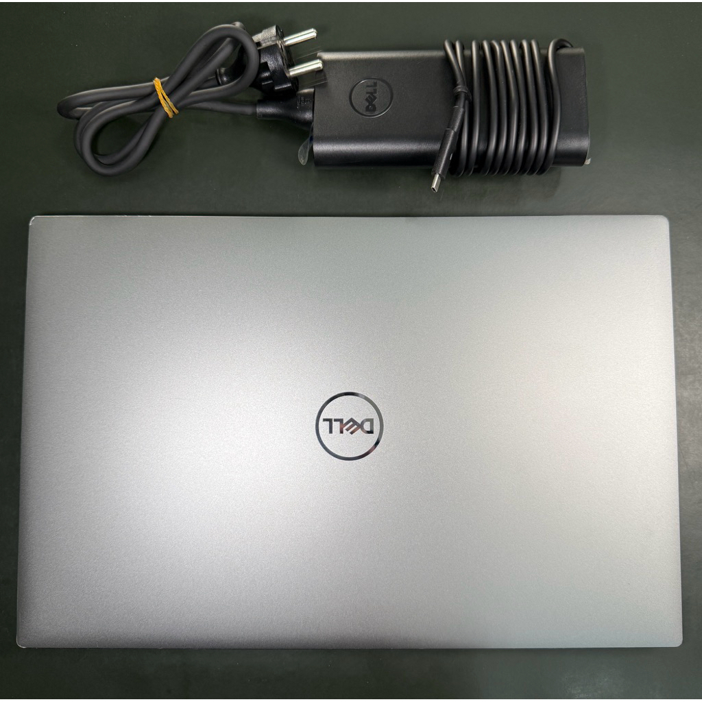 (Tặng chuột Logitech) - Laptop dell precision 5560 4k touch (i9 11950h/32g/512g/A2000/pin 69%) - (us