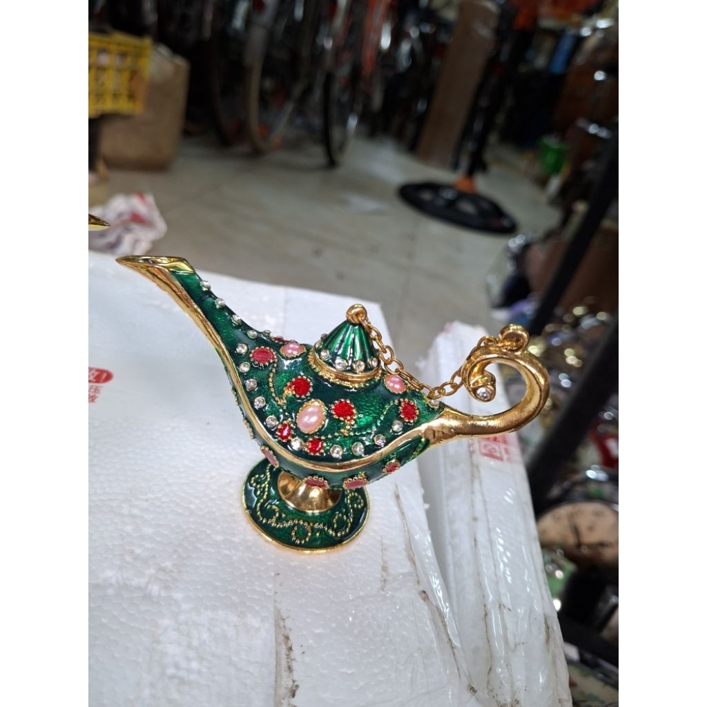 Ấm trưng bày aladin