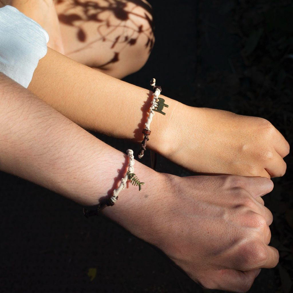Vòng tay couple cá gỗ - mèo gỗ handmade - dây rút - Tiệm Của Nâuu