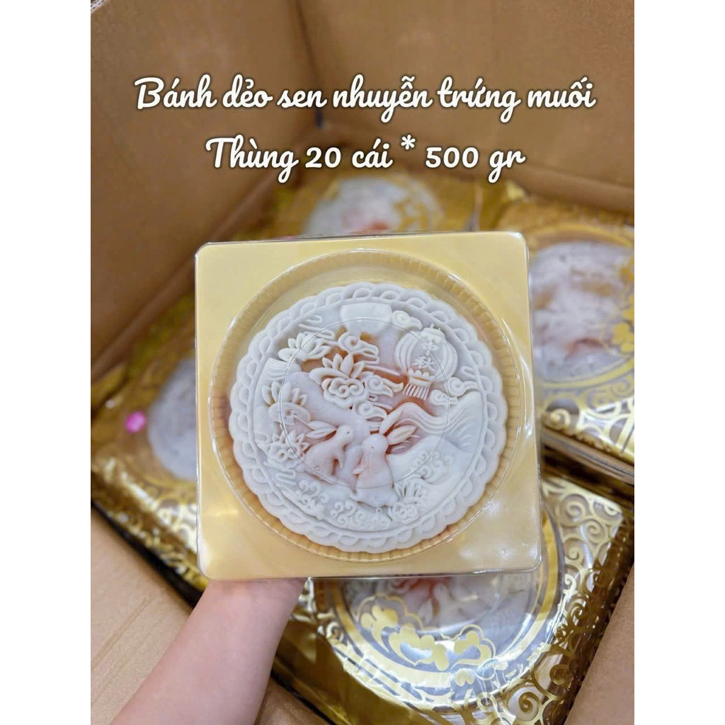 Bánh Dẻo MoChi Sen Nhuyễn Trứng Muối 500g