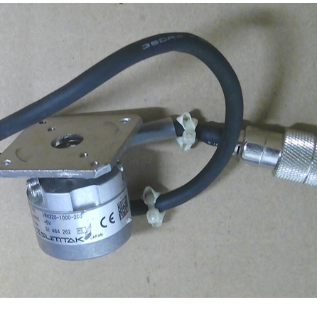 (Used) Encoder xung 1000 cốt âm 6mm - IRH320-1000-203 - Sumtak