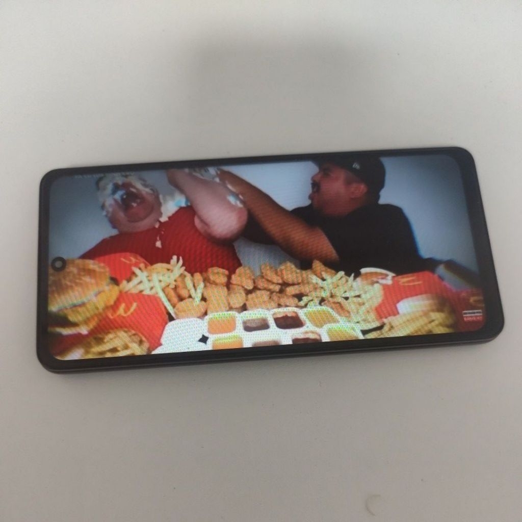 Samsung A52 4G 8/128 cũ đã thay màn nắp lưng cạo sơn thanh lý