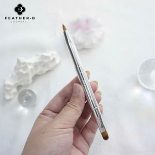 Cọ môi 2 đầu Feather B Lip