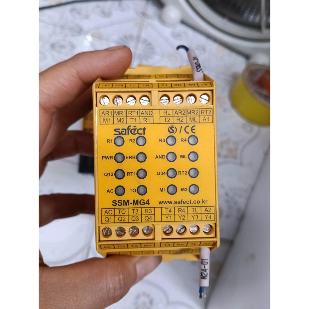 rơ-le an toàn  SSM-MG4 Safect 24V, Role SSM-MG4 ,Safect SSM-MG4, Safety Relay, Safety Controller, Rơ
