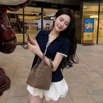 Áo dệt kim tay ngắn cổ bẻ phối viền ren thời trang Callene (L3063)