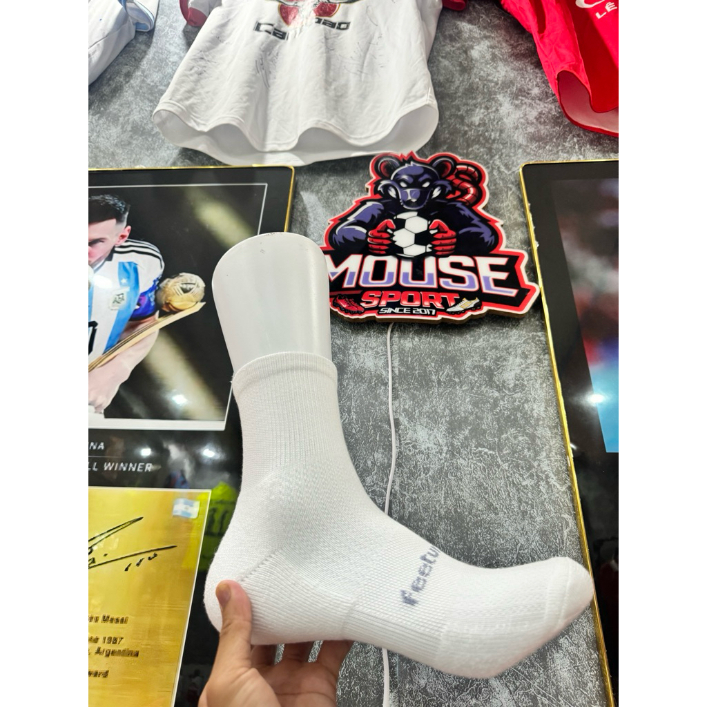 Tất đá bóng tất thể thao Feetures nam nữ các loại ngắn dài