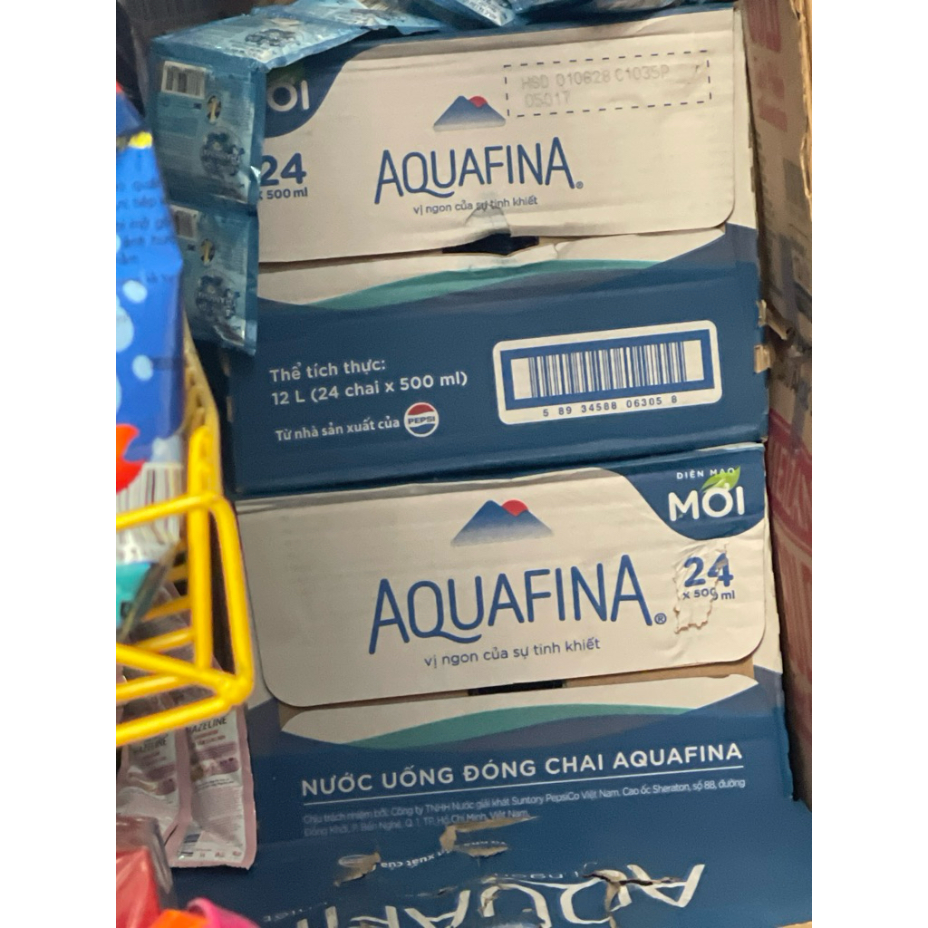 1 thùng nước suối Aquafina 500ml