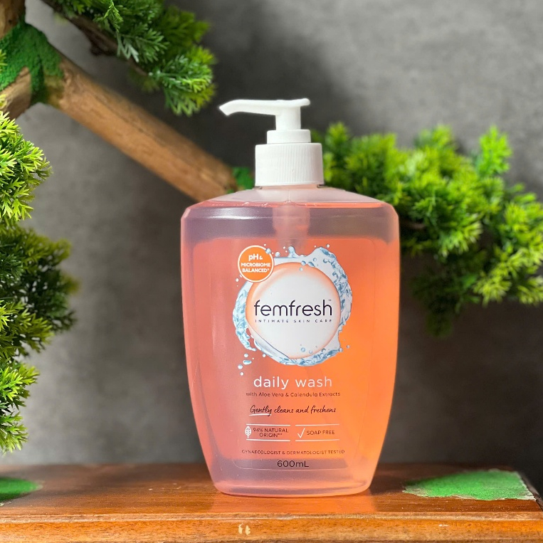 Dung dịch vệ sinh Femfresh Daily Wash  femfresh cam 600ml hàng Úc
