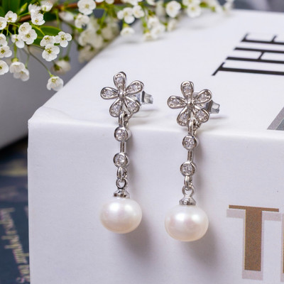 Bông Tai Ngọc Trai 6ly Hình Hoa Dáng Dài Charm Bông Hoa Xinh Xắn - Ngọc Trai Trường Thịnh