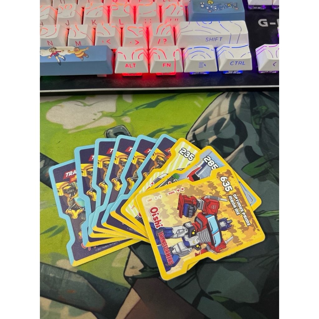 Thẻ Transformers Oishi sưu tầm.