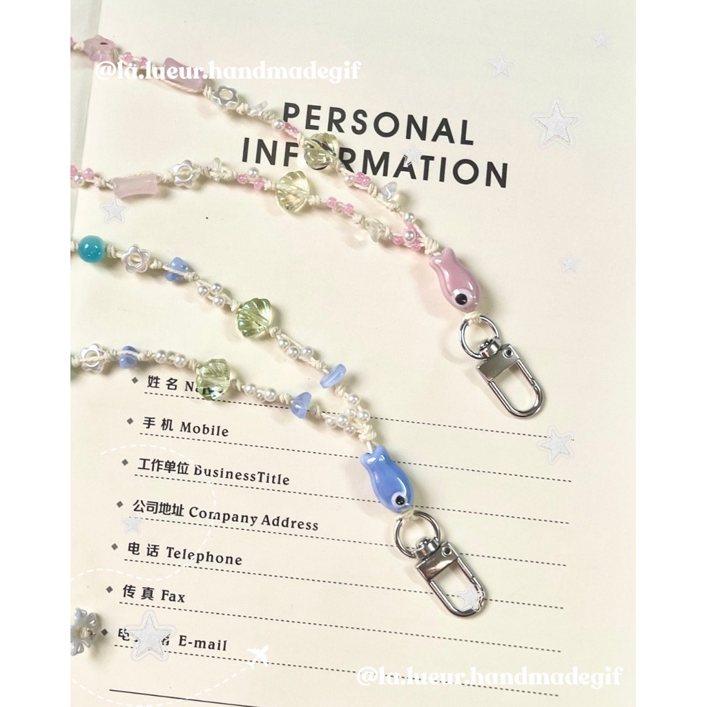 La Lueur Dây đeo thẻ handmade Charm Cá Evils Eyes Lueur - Thiết kế tinh tế với hạt sứ và hoa màu pas