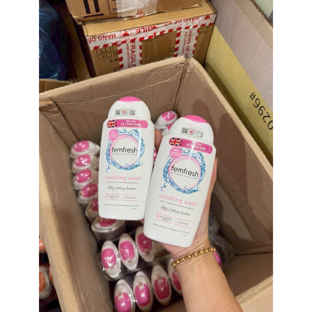 Dung dịch vệ sinh femfresh 250ml màu hồng chính hãng
