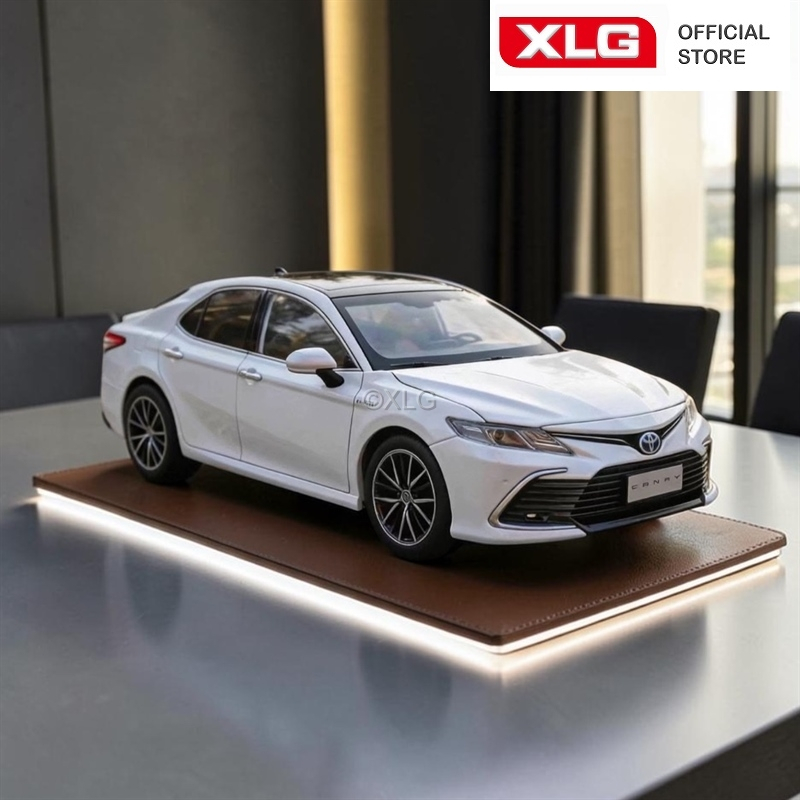 Mô Hình Xe Toyota Camry 1:18 Hợp Kim Diecast Có Đèn Và Âm Thanh Chính Hãng