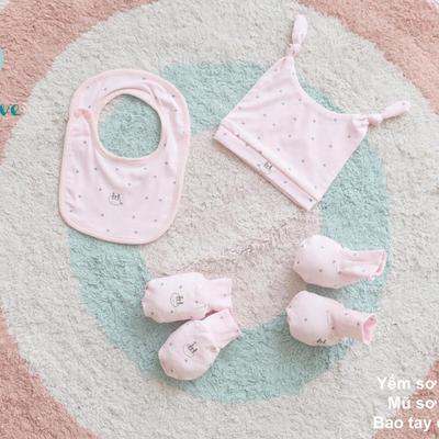 Mũ, yếm, bao tay chân in họa tiết pettit cho trẻ sơ sinh little love