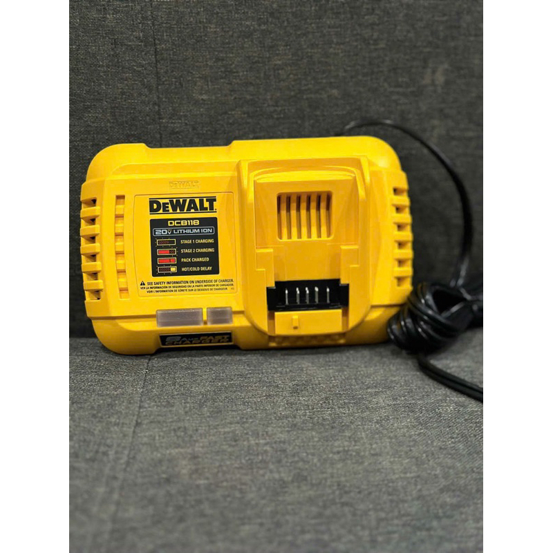 SẠC DCB118 DEWALT SẠC NHANH LÊN ĐIỆN 220v