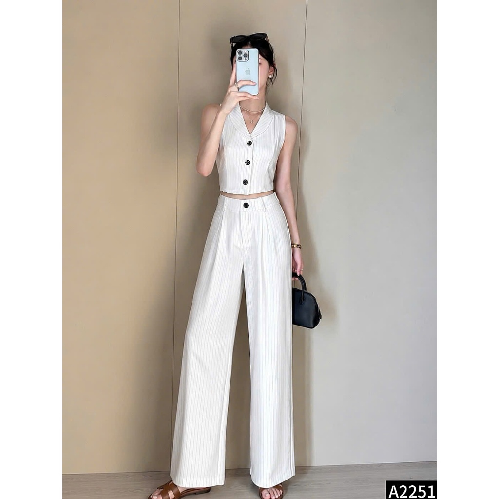 Bộ kẻ: Áo sát nách cổ vest + quần dài A2251