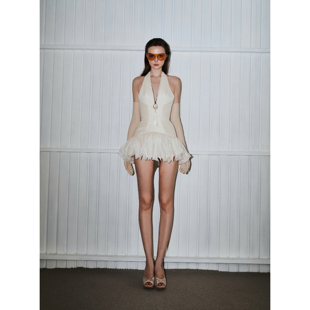 ONONMADE Sora Dress – Đầm Cổ Yếm Xếp Ly Phồng Thanh Lịch