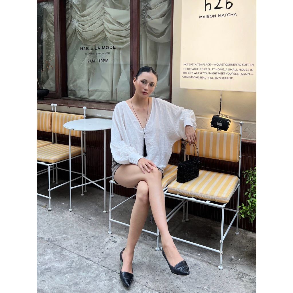 [Delphine]Áo sơ mi cổ V rộng thanh lịch_Celine top