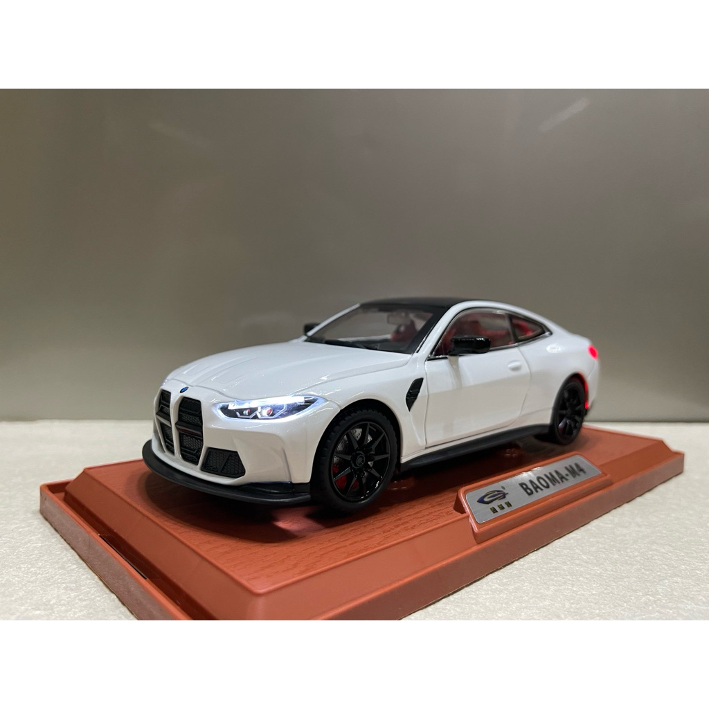 Mô hình trang trí BMW G82 tỷ lệ 1:24 kim loại (XBMW24M4)
