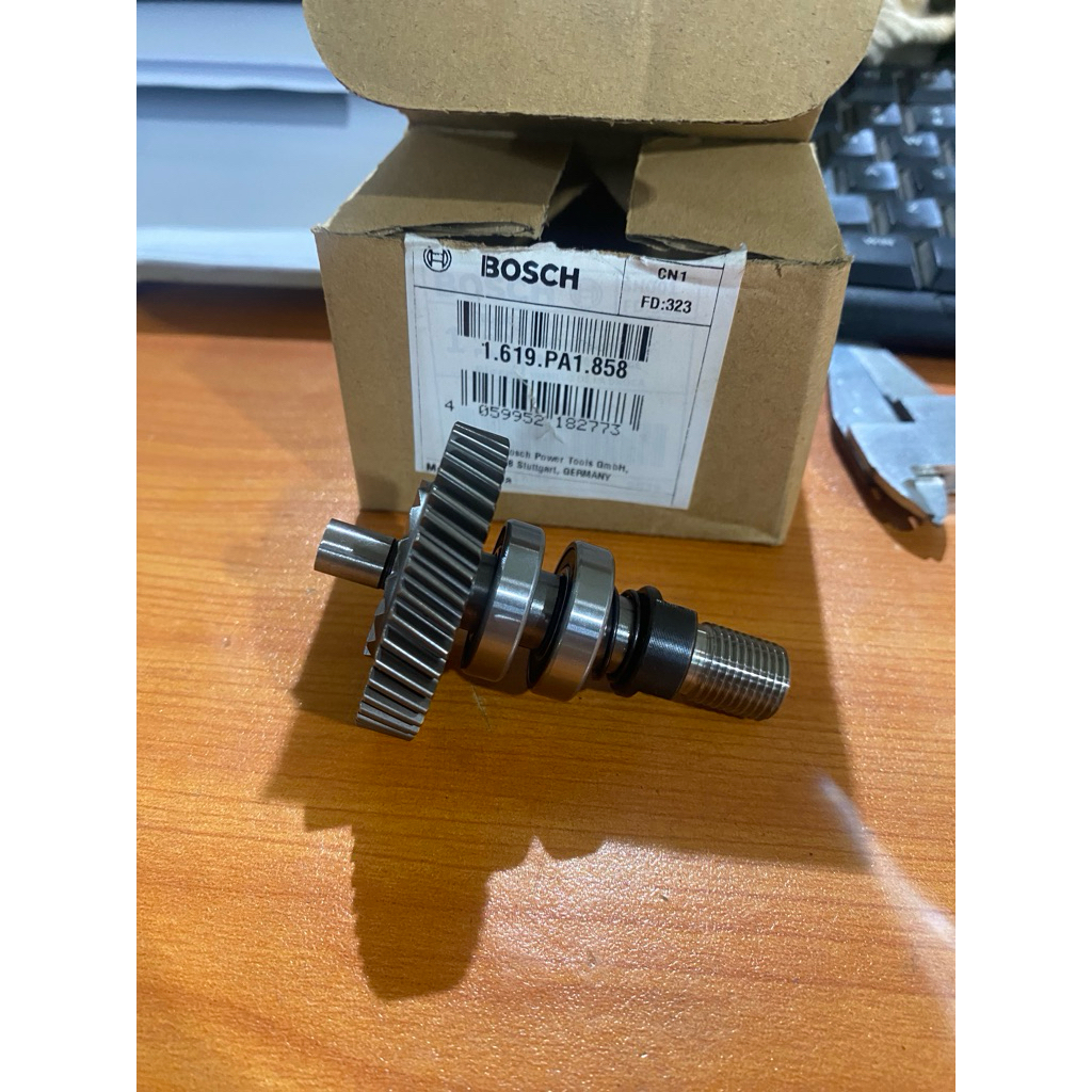 Trục bánh răng khoan 13mm GSB550 Bosch