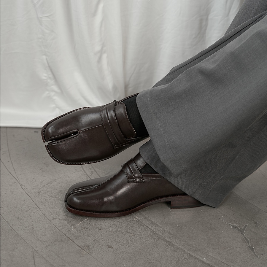Giày Loafer Mũi Tabi Da Bò Màu Nâu TARMOR - Tabi Loafer in Brown Leather