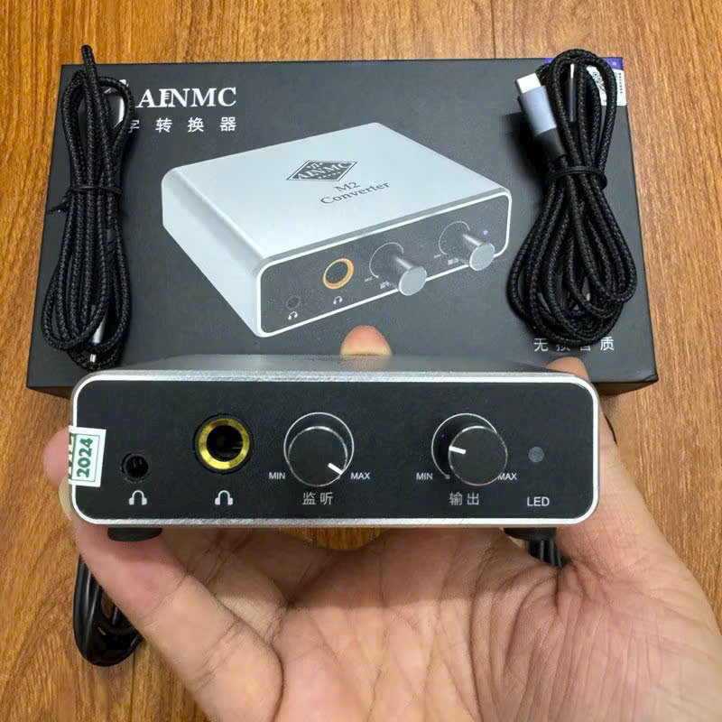 Box Live M2 vừa sạc vừa live, đàm thoại 2 chiều,