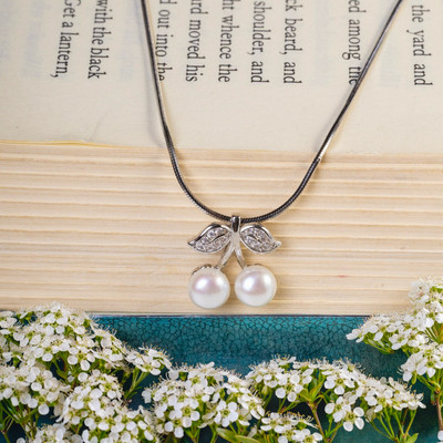 Dây Chuyền Hình Cherry Đính Ngọc Trai 6ly (Tặng kèm dây titan) - Ngọc Trai Trường Thịnh