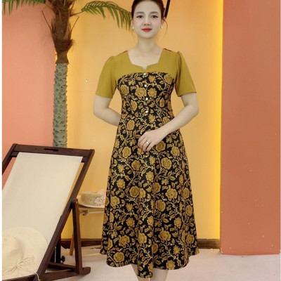 Đầm xòe trung niên cho mẹ - Cổ vuông tay ngắn - Đen hoa vàng - TTV2099