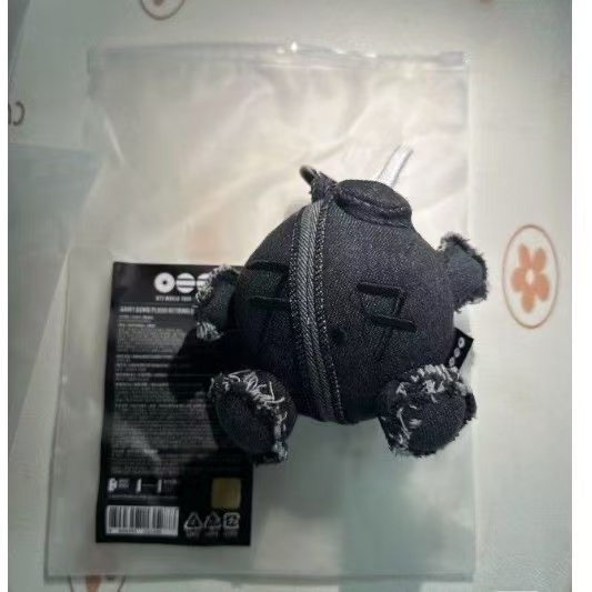 Móc khóa nhồi bông BTS - Black Bomb - Móc khóa từ Mercari - Hàng chính hãng