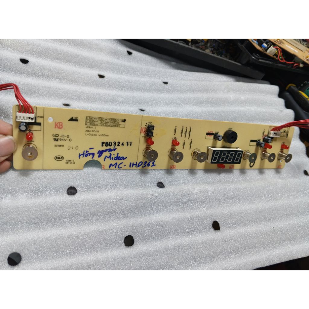 Bo mạch nguồn và điều khiển bên hồng ngoại của bếp đôi Midea MC-IHD361 tháo bếp đã dùng