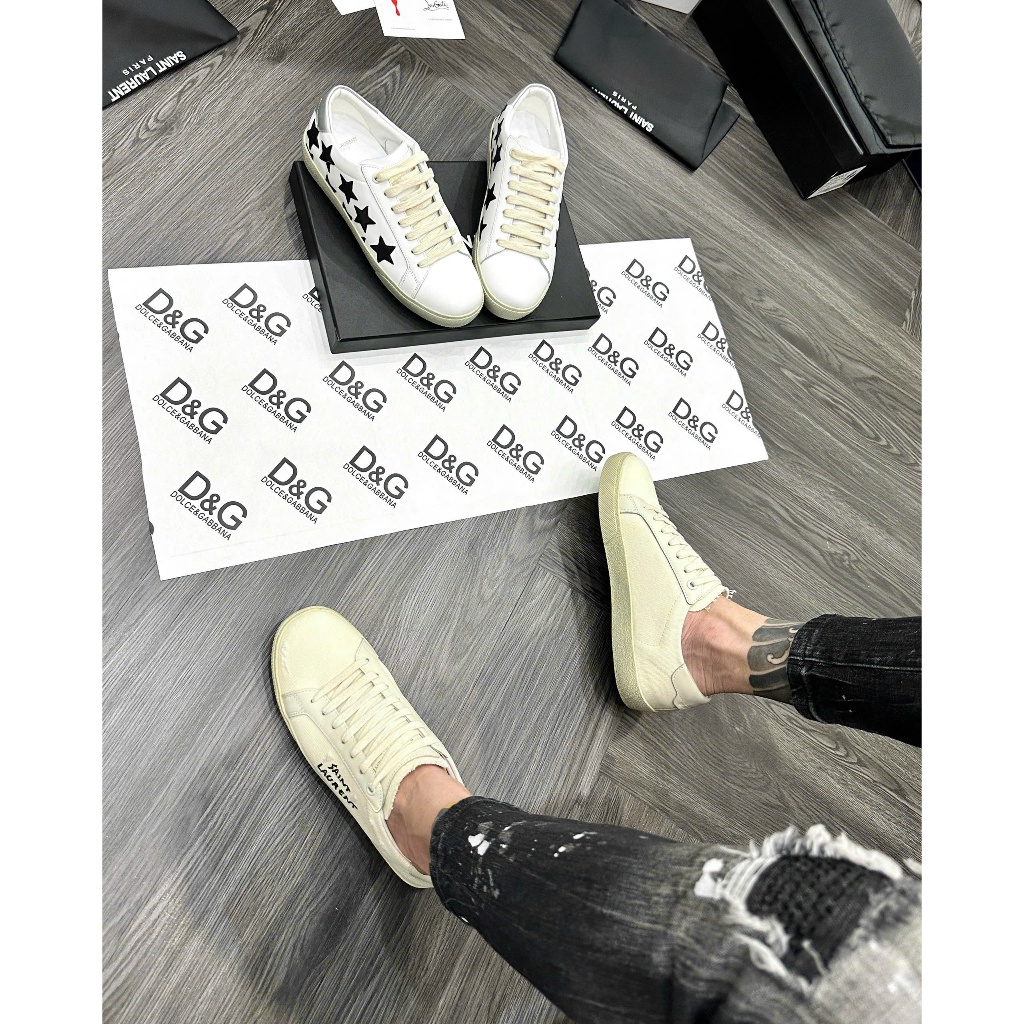 Giày dây Snk Dsquared2 màu đen dệt vân chữ màu trắng vàng monogram thêu vạch sọc ngang quai đế cói p
