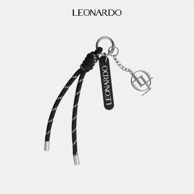 Móc Khóa Charm Đeo Túi Token Leonardo Phối Tag Cao Su Logo Kim Loại Phong Cách Street Style Hiện Đại