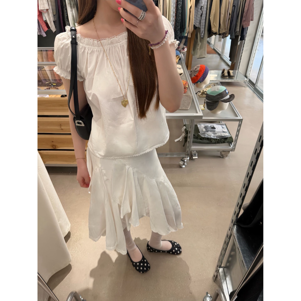 Le rouge | Ayumi top Áo sơ mi ngắn tay bo chun viền ren
