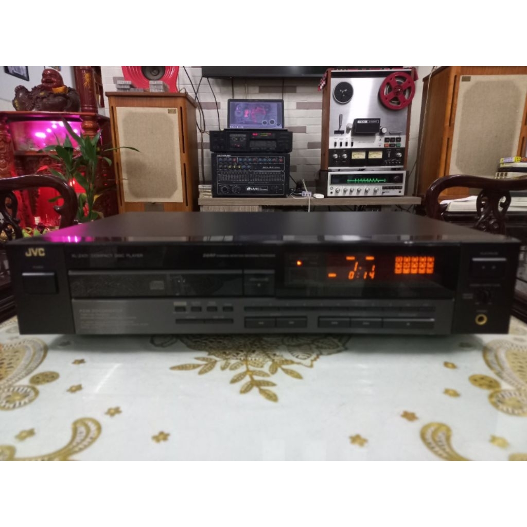 Đầu đĩa CD JVC XL-Z431BK còn mới keng như hình, zin nguyên bản.