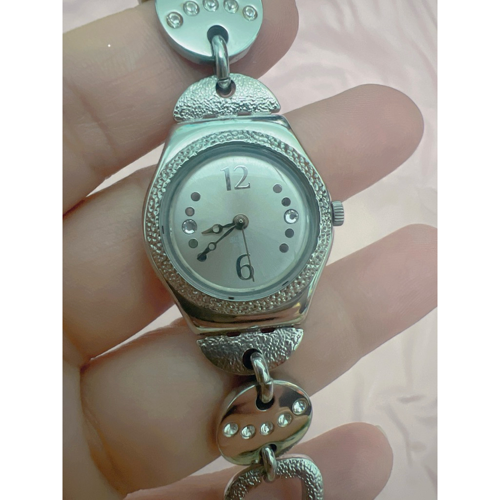 đồng hồ nữ hiệu  swatch Swiss quartz
