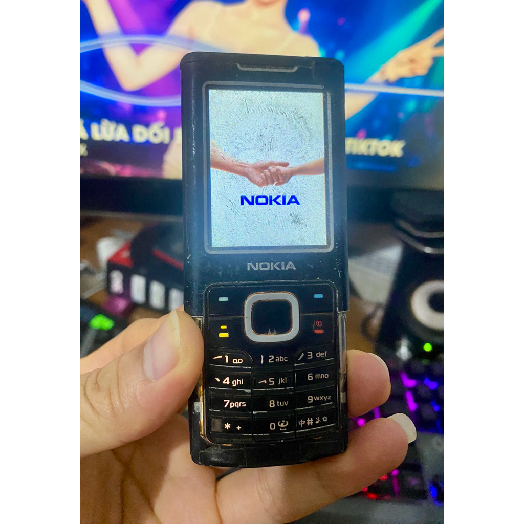 Xác Nokia 6500c trùng imei, lên màn còn hiển thị được, k bin đủ nắp, ae về gắn bin tét tiếp nhé...,.