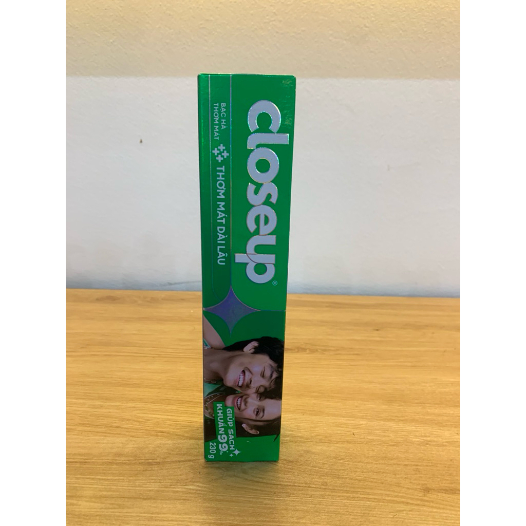 Kem Đánh Răng CLOSEUP Thái Lan Trắng Răng 230g
