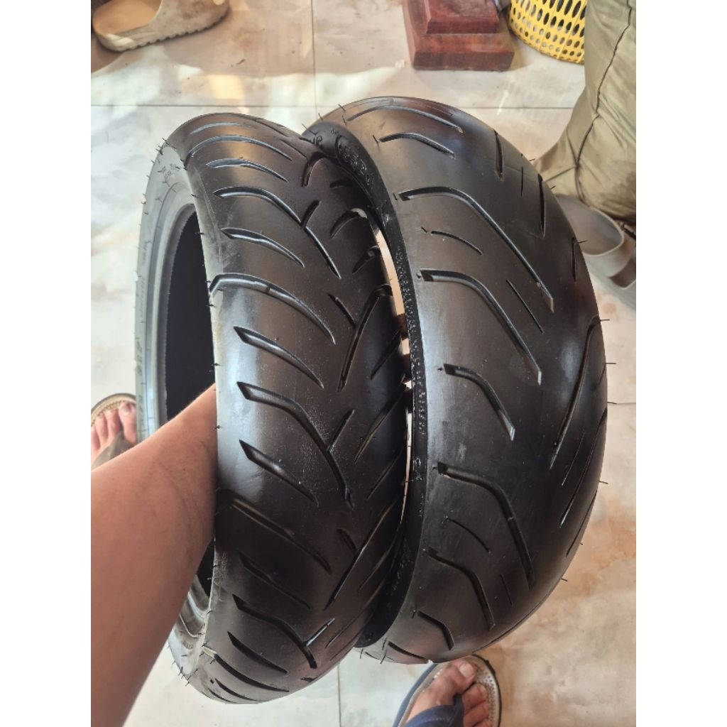 (Vỏ cũ) lốp vỏ xe 120/70-14. Chính hãng gắn các xe nvx, adv, pcx vỏ còn dày đẹp bền bám........