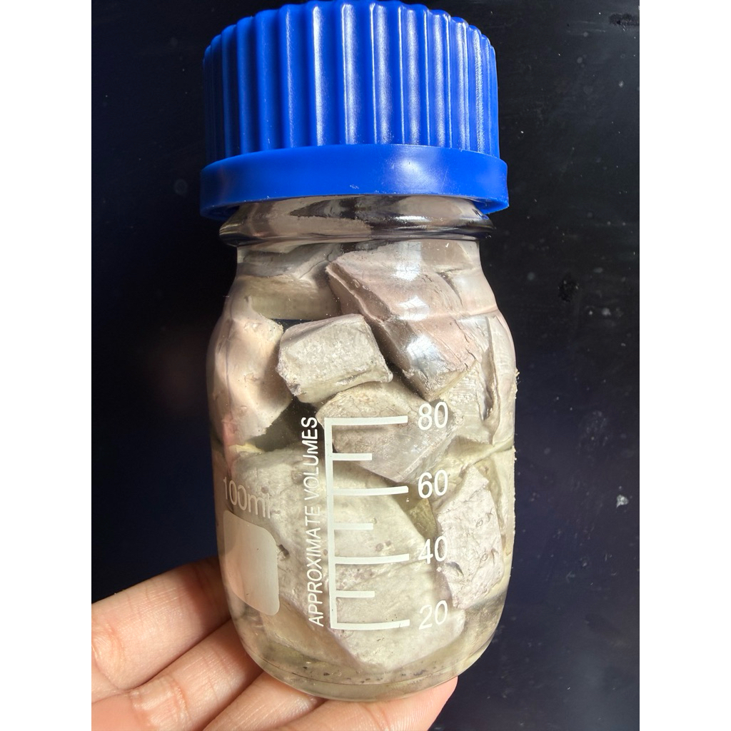 Sodium metal 99%, Natri kim loại lọ 100 gram bảo quản tốt trong dầu paraffin, có SDS, COA