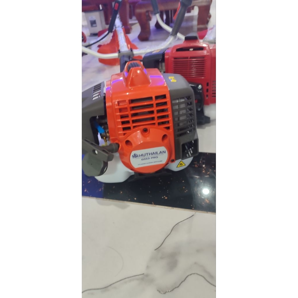 Máy cắt cỏ Hu Thai lan 553