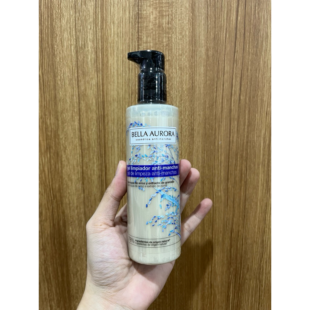 Sữa rửa mặt dạng gel làm sáng da Bella Aurora 200ml